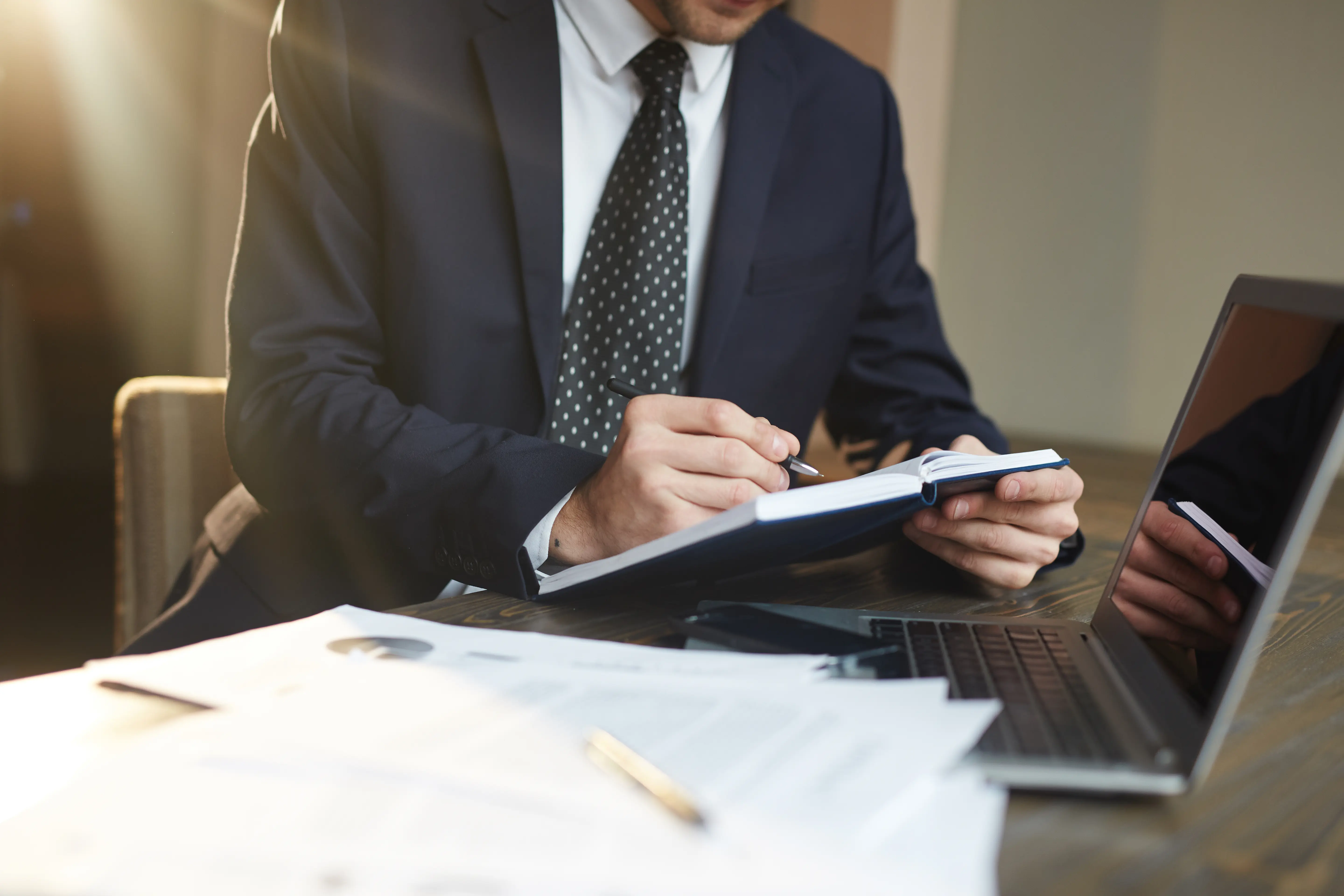 Derecho Empresarial y Societario — Mercado & Competencia